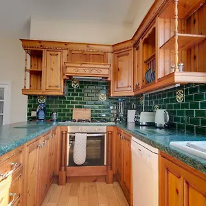Carnegie Library: Shakespeare 3 Bedroom Apartment Mexborough